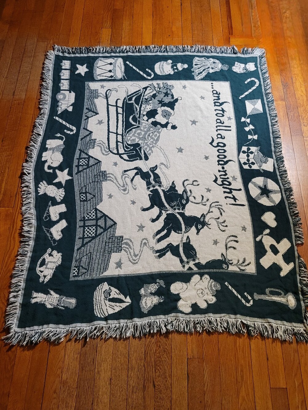 Vtg Crown Crafts Christmas Throw Santa in his sleigh with reindeer 100% Cotton